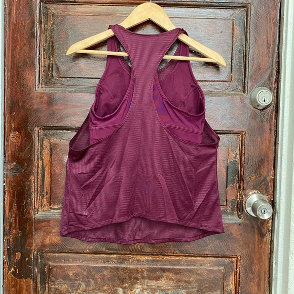 Lululemon Pushing limits Tank - Marvel - Picture 14 of 15